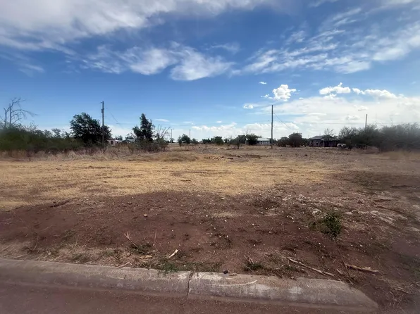 525 Maple Ave, Pampa, TX 79065