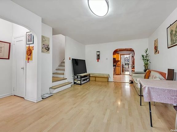 5th image of 8307 57th Ave