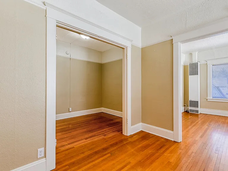13th Avenue Apartments — Photo 6