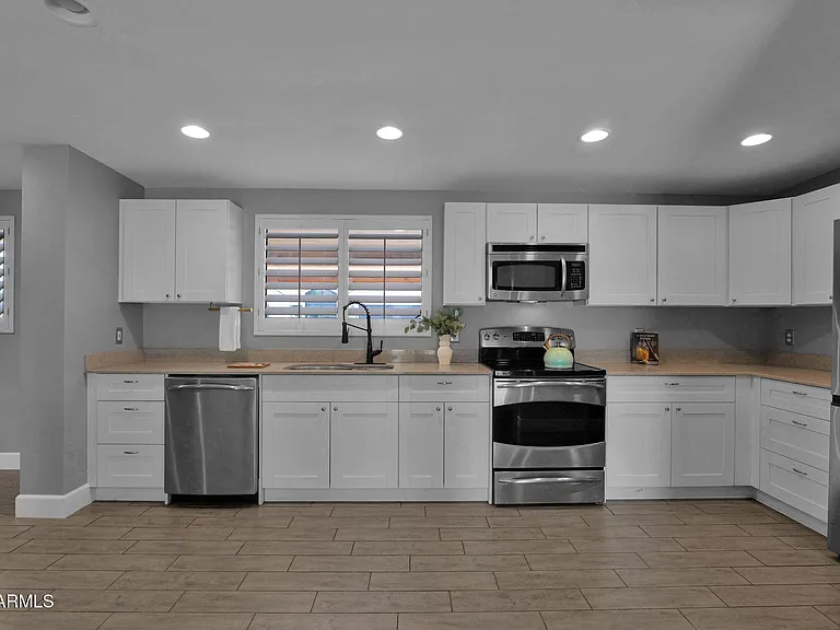 4916 E Amelia Ave — Photo 7