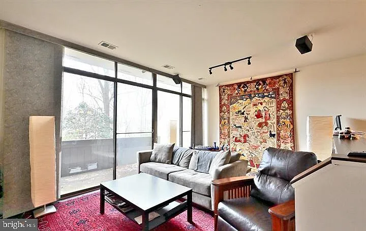 2212 S Randolph St #1 — Photo 9