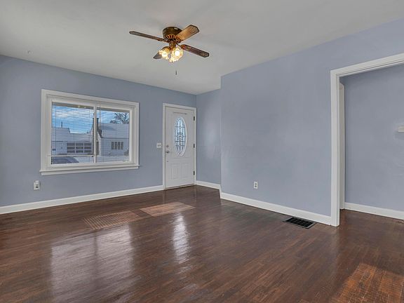 5th image of 550 Helen St