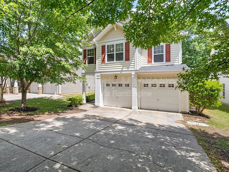 1141 Hammond Dr — Photo 37