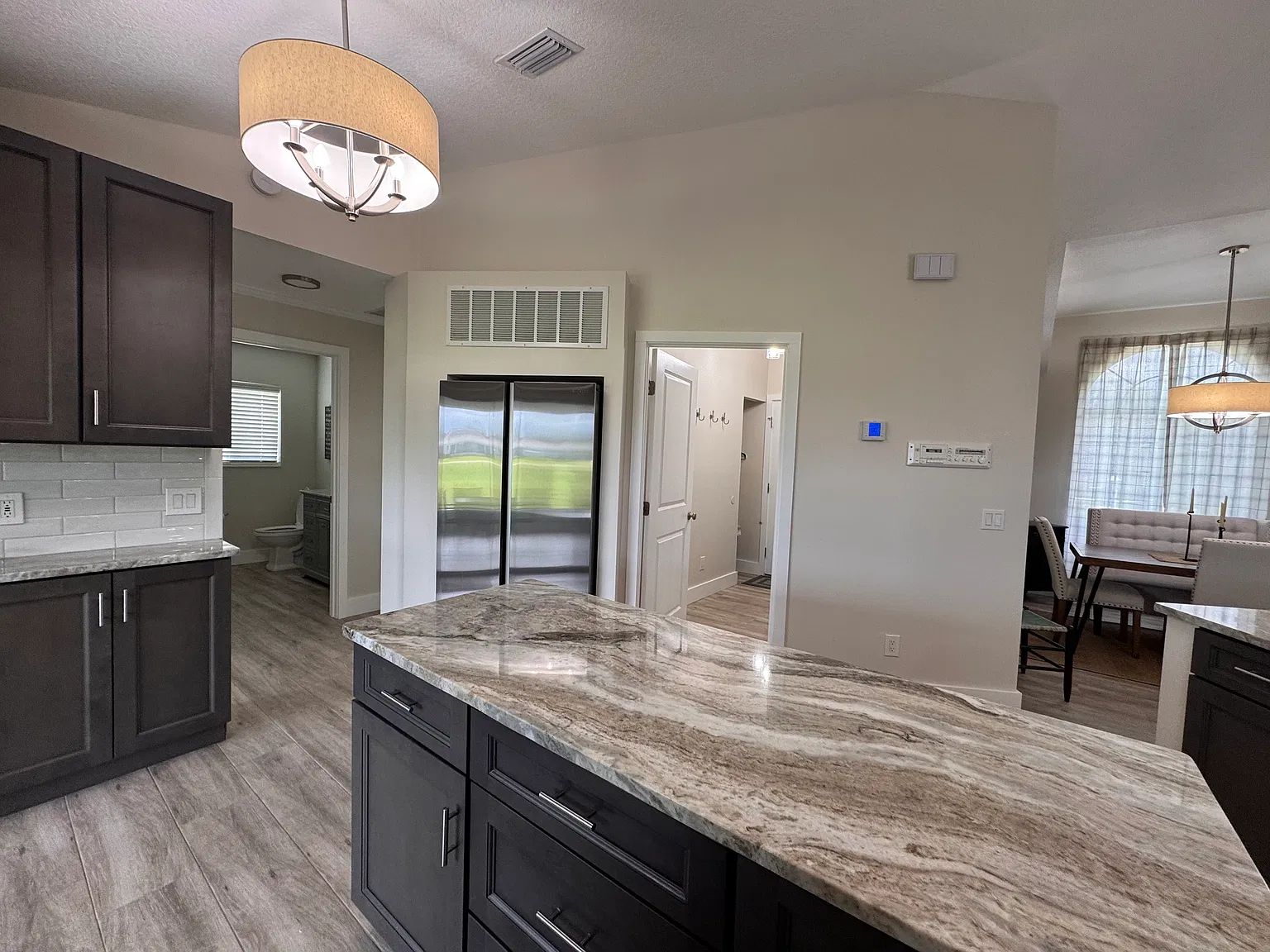 3 bed, 2212 sqft, $2,499 — Photo 2