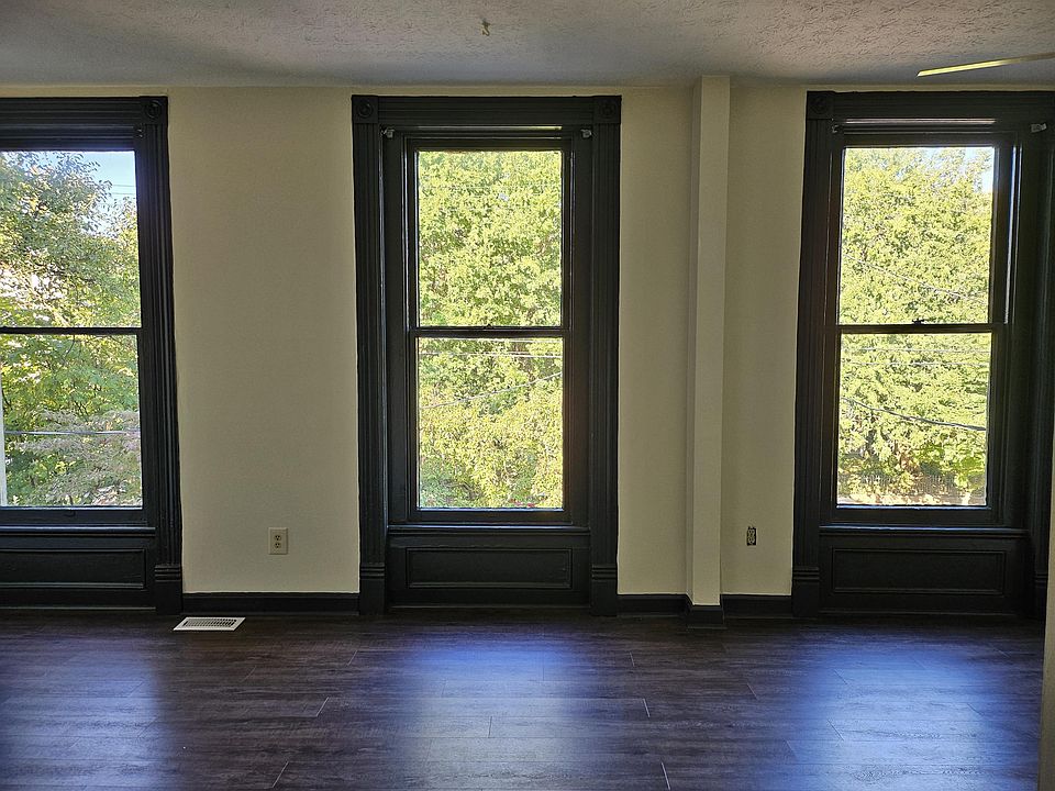 1st image of 1225 S 6th St #11205097