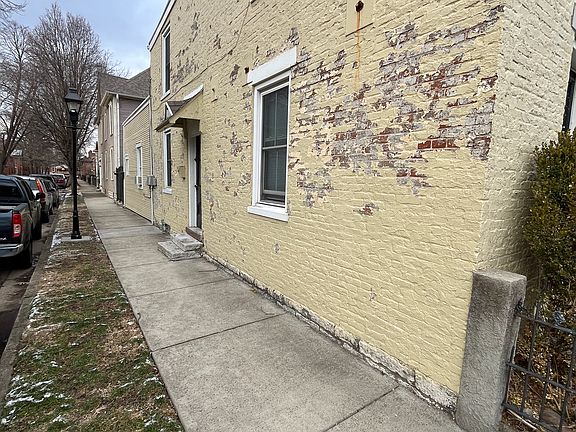 2nd image of 101 Green St #101