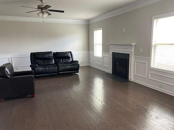 2nd image of 305 Lost Lake Dr