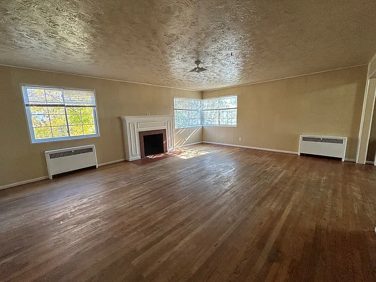Halliday 654 E. — Photo 9