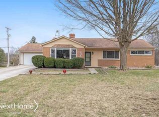 2402 N McKinley Rd, Flushing, MI 48433