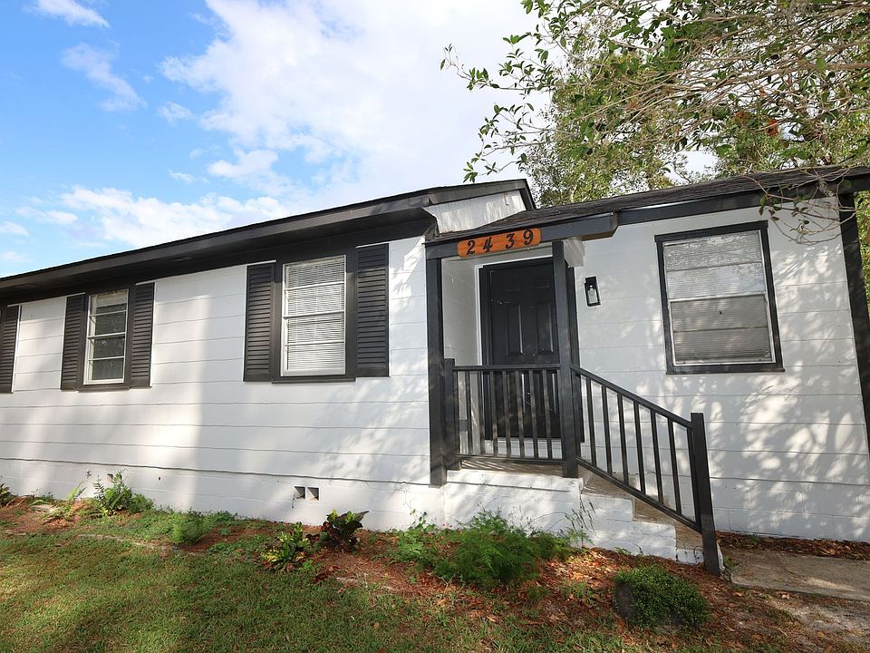 1st image of 2439 University Dr