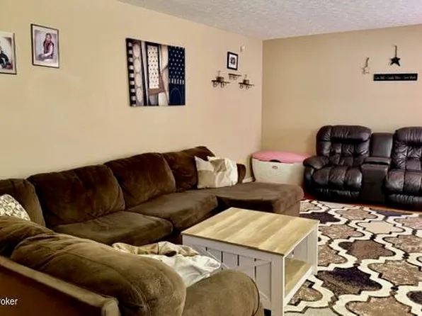1010 Scenic Dr, Radcliff, KY 40160