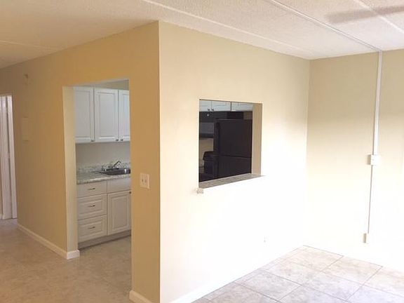 5th image of 2711 Vandiver Dr APT 111