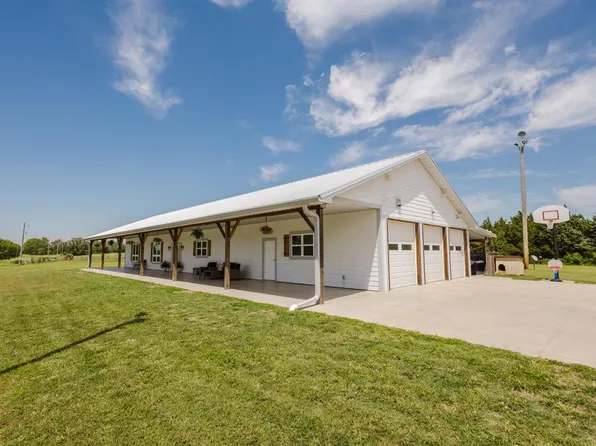 33601 W 6th St S, Garden Plain, KS 67050