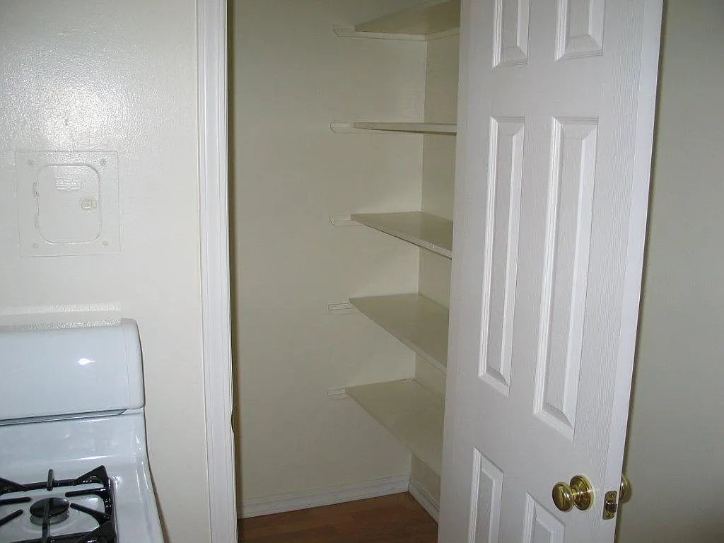 1 bed, 575 sqft, $2,695 — Photo 2