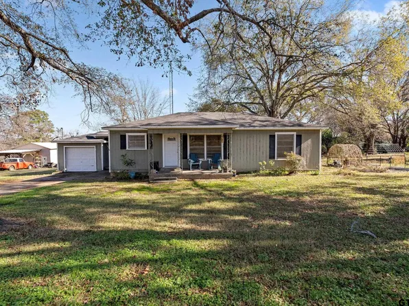 110 Starnes St, Winona, TX 75792
