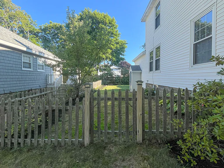 22 Crescent Ave — Photo 86