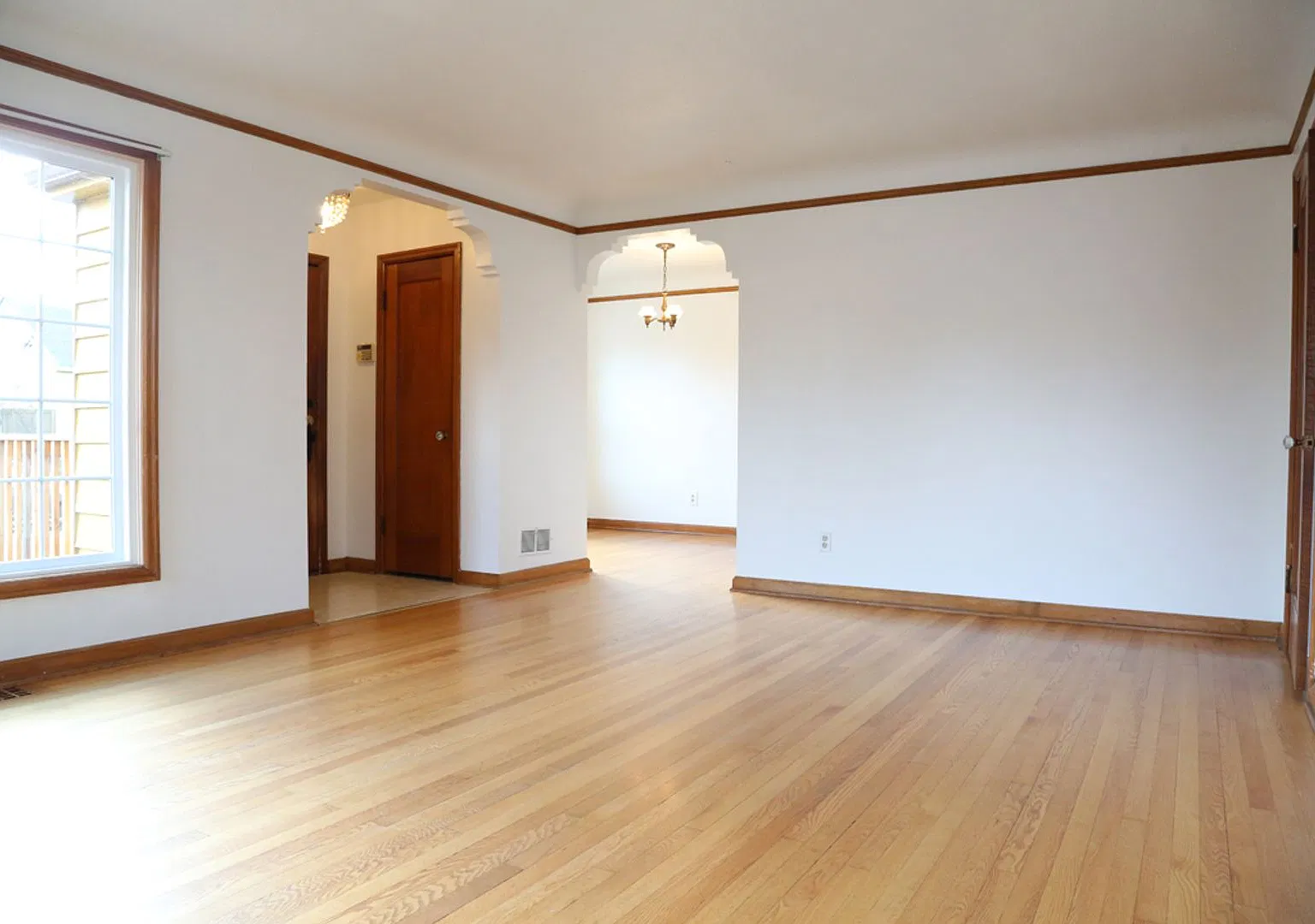 Classic Woodlawn Home with Expansive Backyard — Photo 4