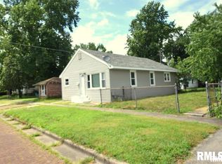 305 E Taylor St, Herrin, IL 62948