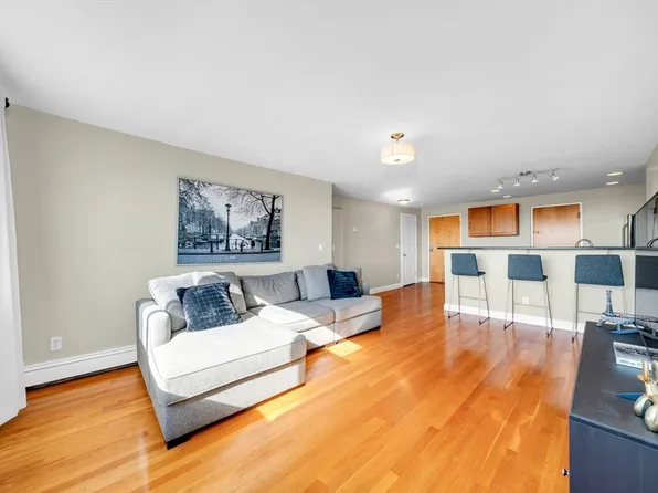 44 Lafayette Ave APT 408, Chelsea, MA 02150