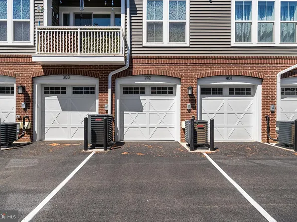 13950 Englefield Dr Unit 203, Woodbridge, VA 22193