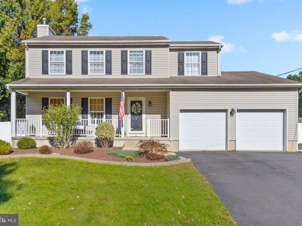 31 W Constitution Dr, Bordentown, NJ 08505