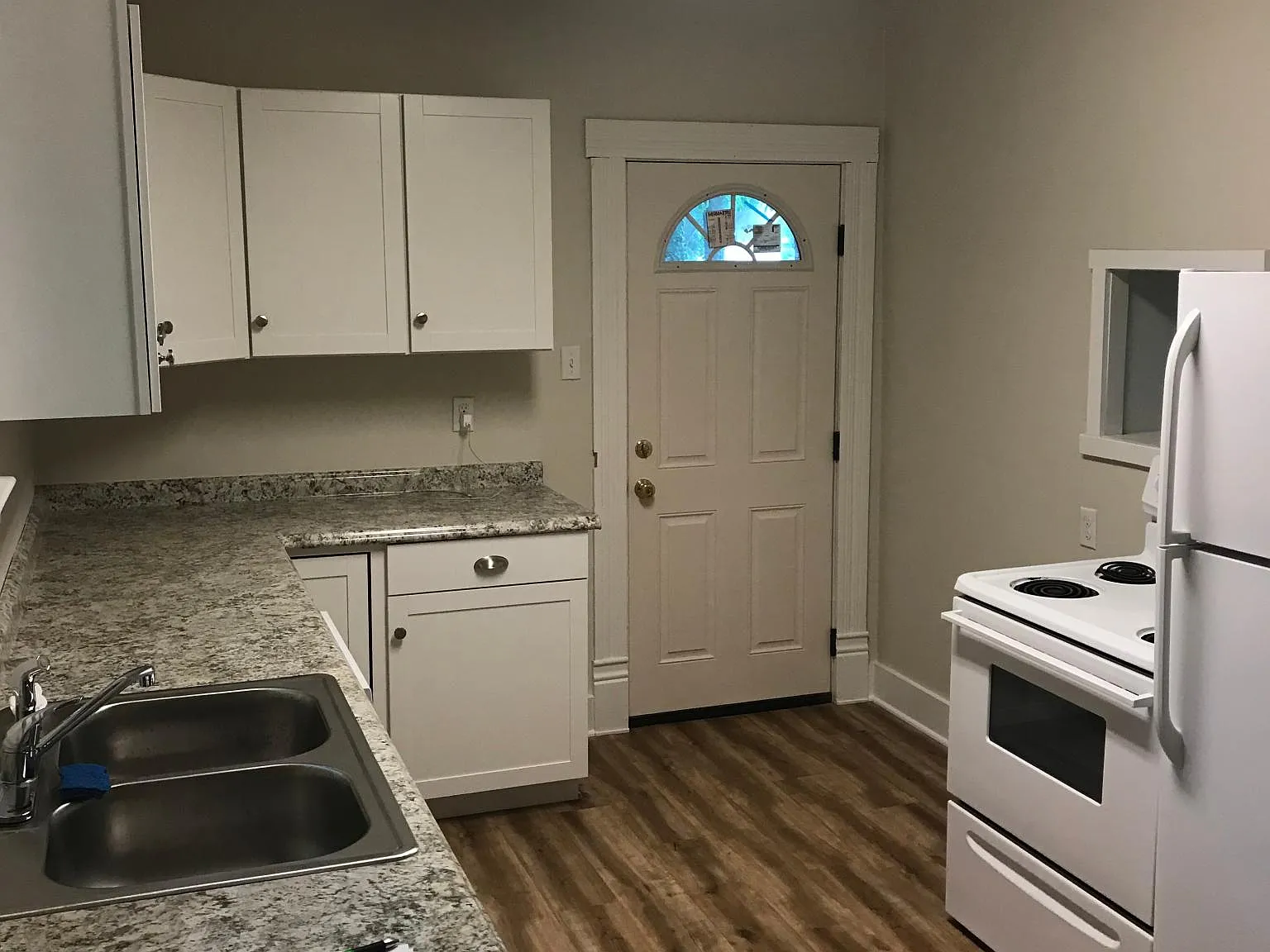 2 bed, $1,050 — Photo 2