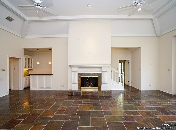 3rd image of 524 Rolling Green Dr E