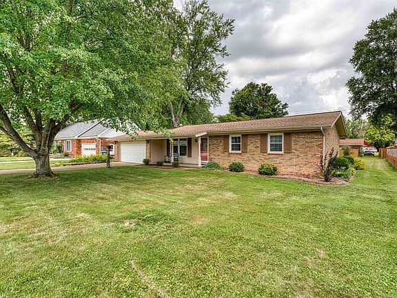 3rd image of 8388 Poplar Dr