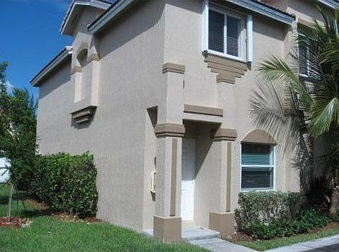 2nd image of 2206 SE 24th Pl #2206
