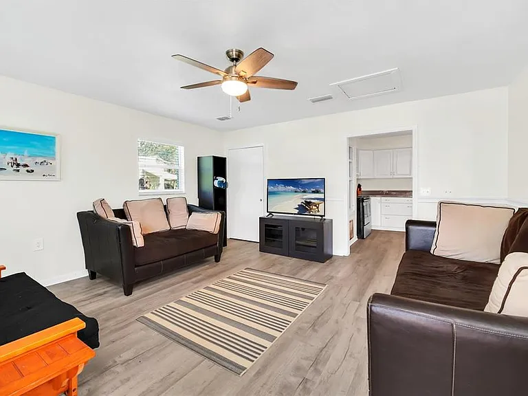 5 SE Ocale Way — Photo 3
