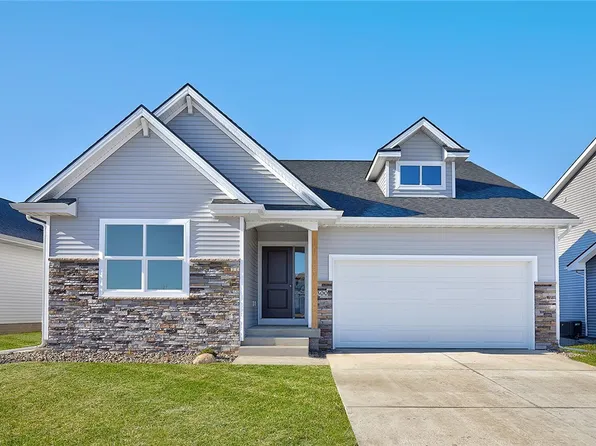 300 Fireside Dr NW, Bondurant, IA 50035