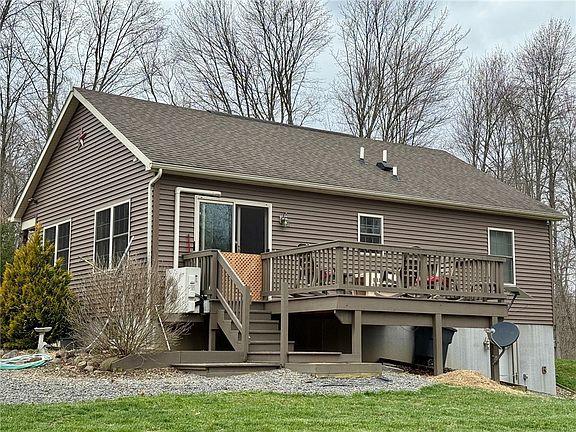 4th image of 382 Hosack Rd