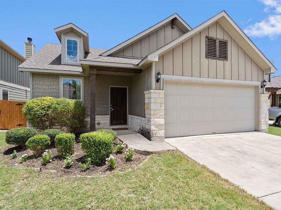 1st image of 153 Carlina Loop
