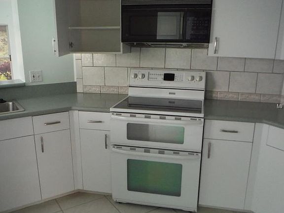 3rd image of 4140 Lake Forest Dr APT 1214