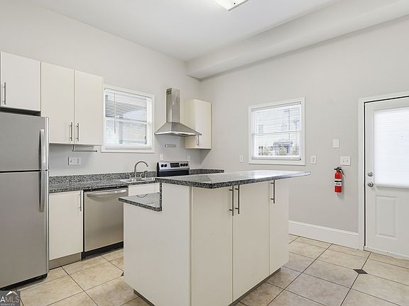 4th image of 564 John Wesley Dobbs Ave NE APT B