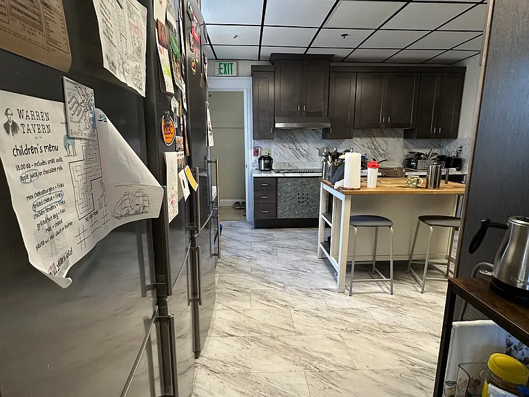 899 Hancock St — Photo 6