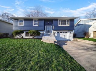 3418 Chestnut Dr, Hazel Crest, IL 60429