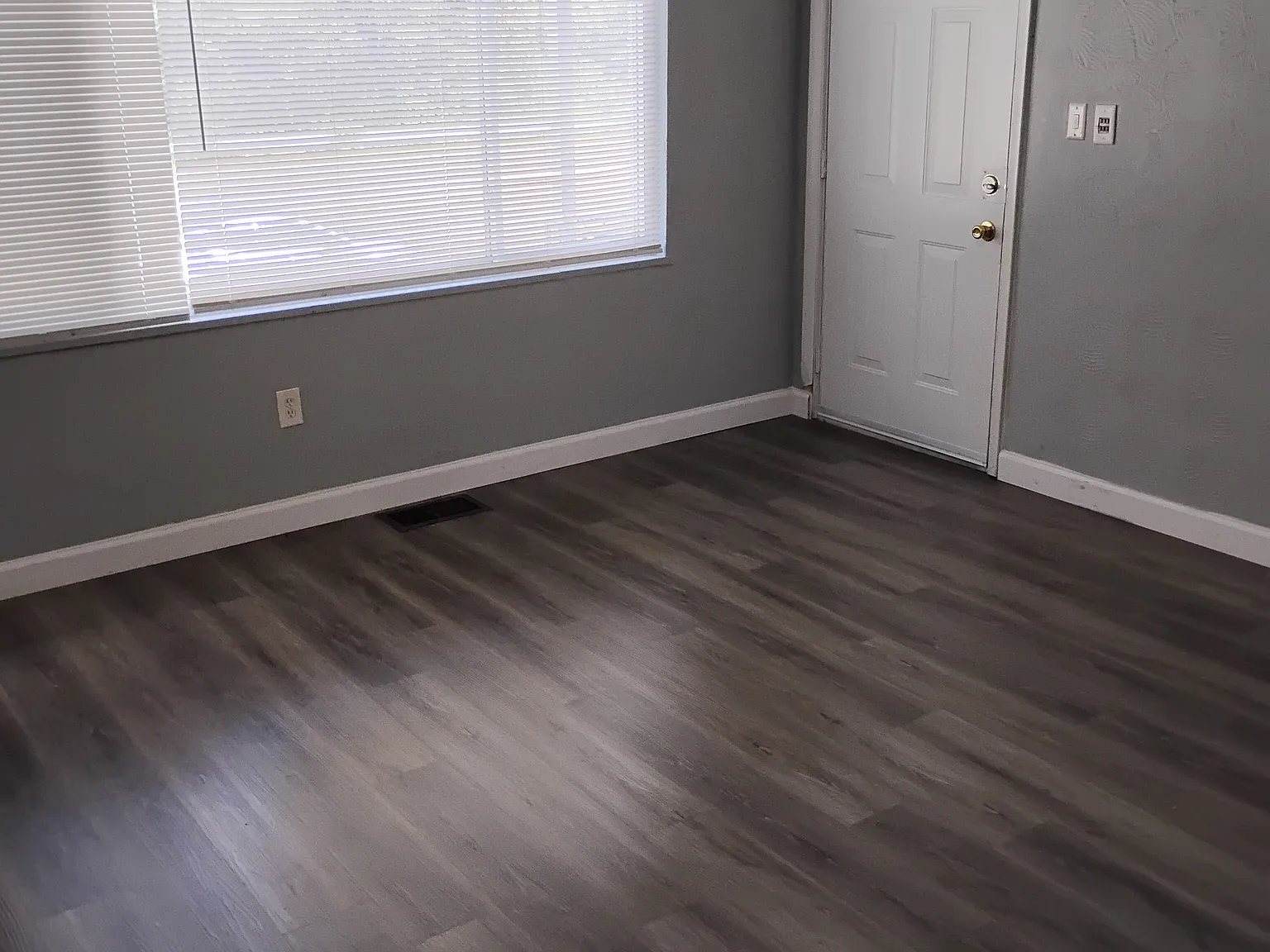 2 bed, 900 sqft, $950 — Photo 3