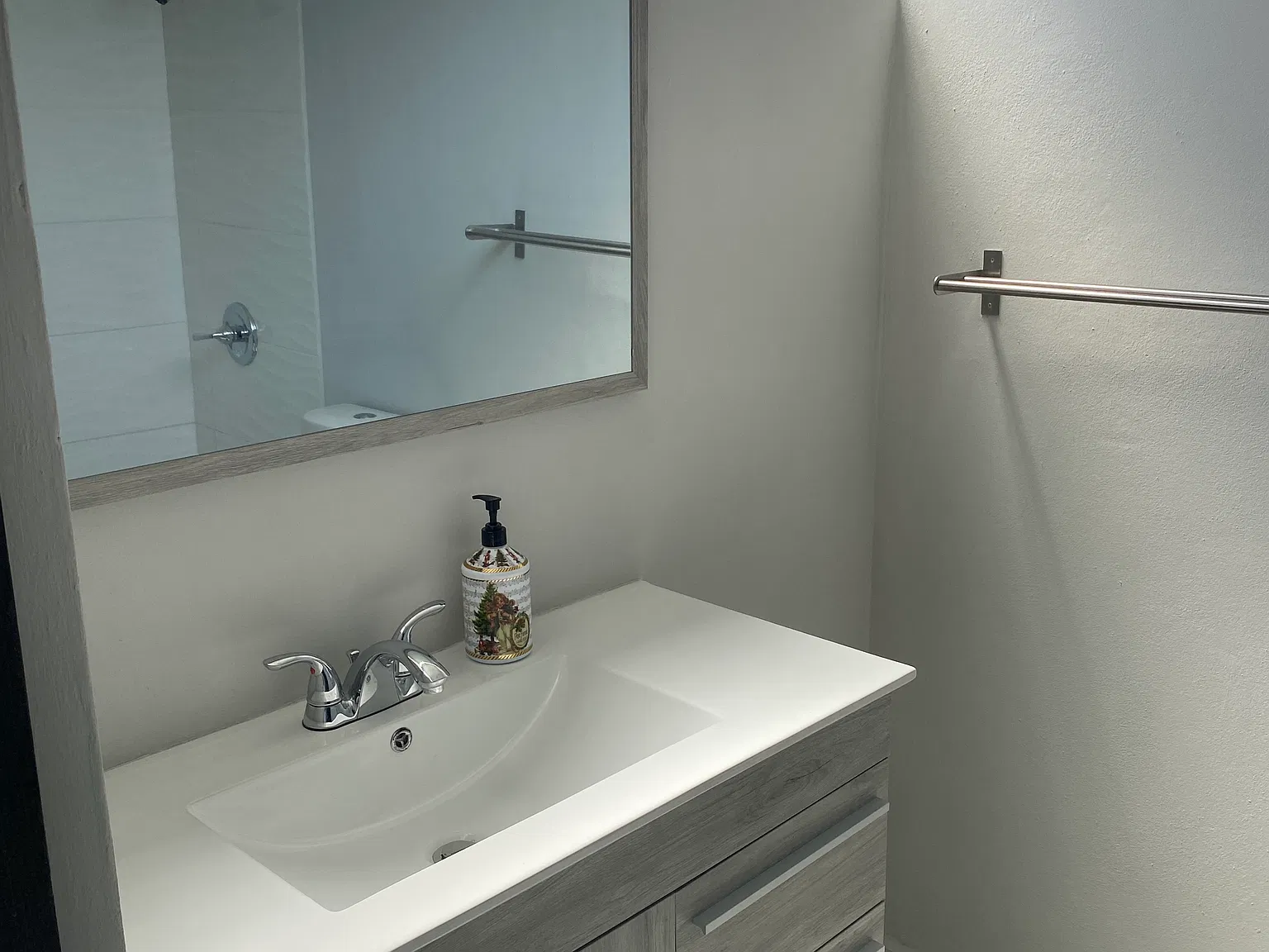 2 bed, 1065 sqft, $2,500 — Photo 2