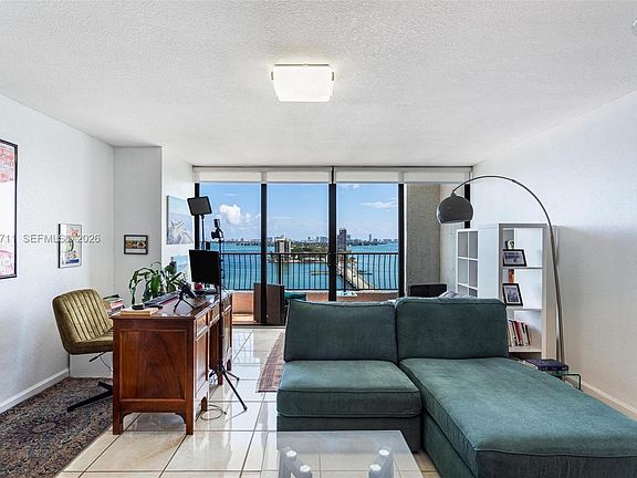 3rd image of 555 NE 15th St APT 15B