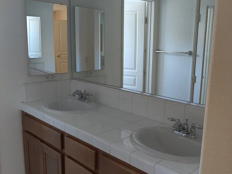 853 Almond Rd — Photo 7