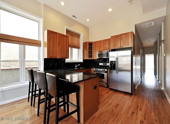 4th image of 2448 N Southport Ave APT 2