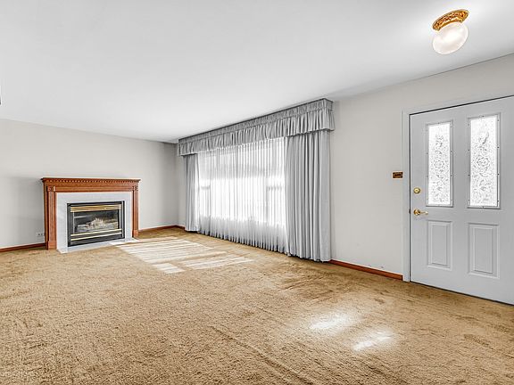 3rd image of 6036 W 127th St