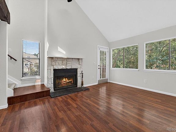 4th image of 982 S Dearborn Way #10