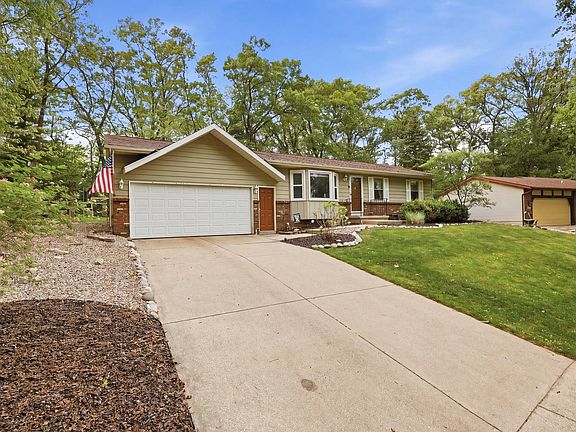 3rd image of 2433 Glen Valley Dr NW