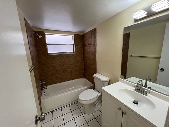 5th image of 5507 Fountain Lake Cir APT B108