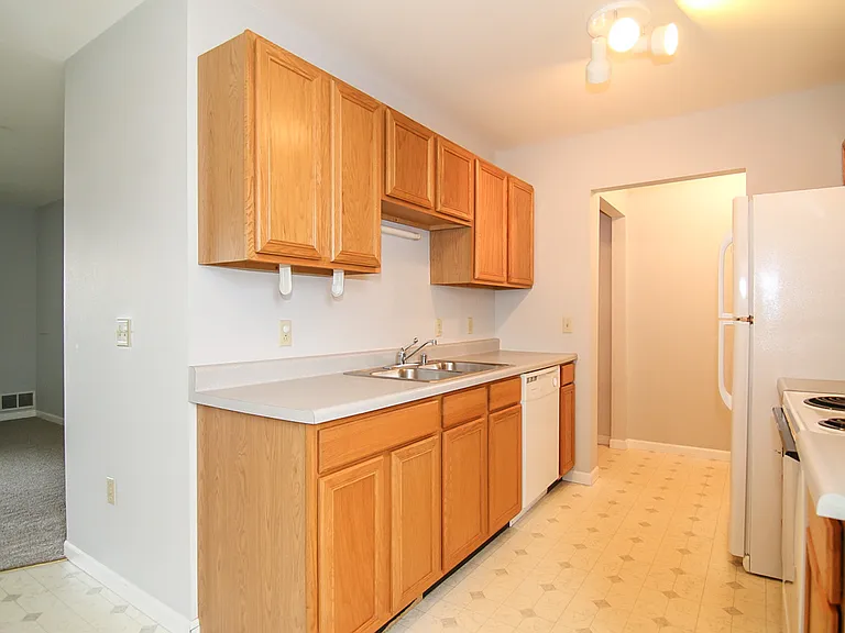 112 Talon Pl — Photo 2