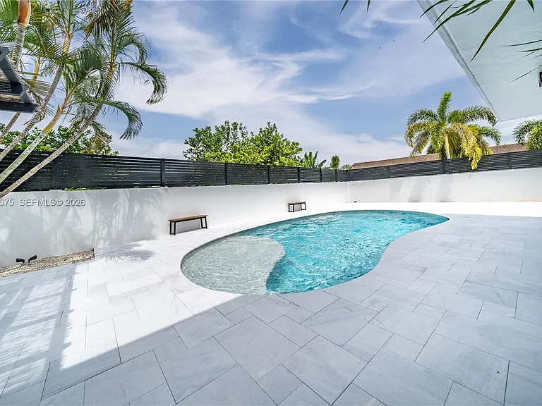 330 SW 133rd Pl — Photo 27