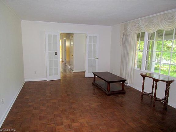 3rd image of 2640 Seminole Dr