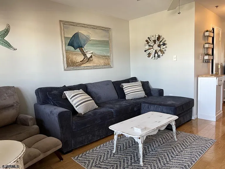 330 42nd St S #B15 — Photo 7